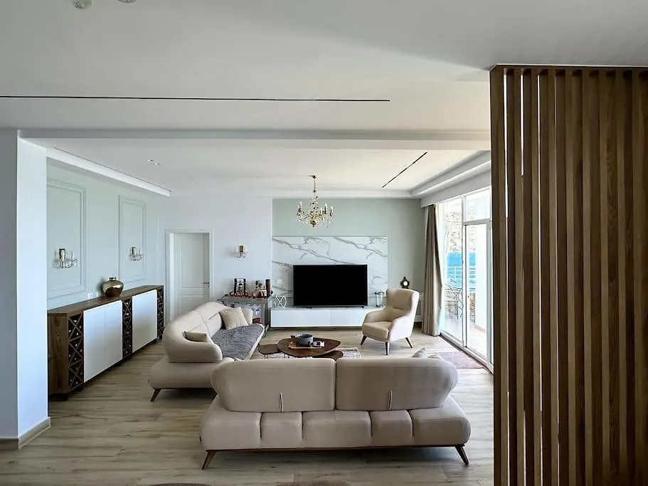Seafront Oasis Luxury Apartment, With Sae View Sarandë