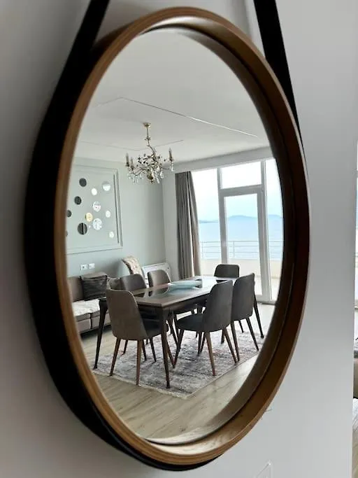 Seafront Oasis Luxury Apartment, With Sae View Sarandë