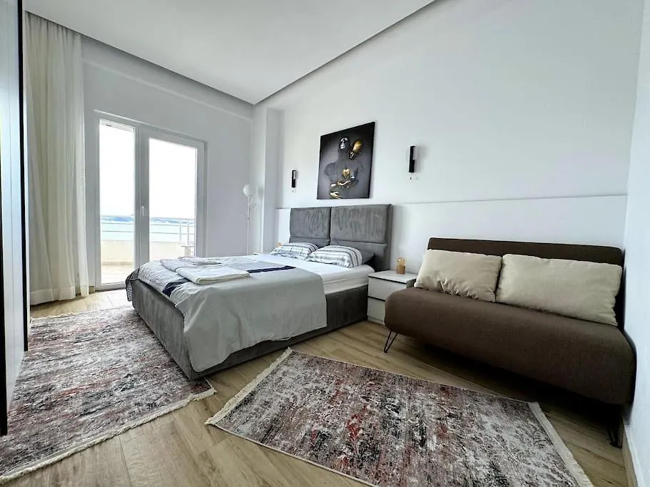 Seafront Oasis Luxury Apartment, With Sae View ساراندا 0*,  ألبانيا
